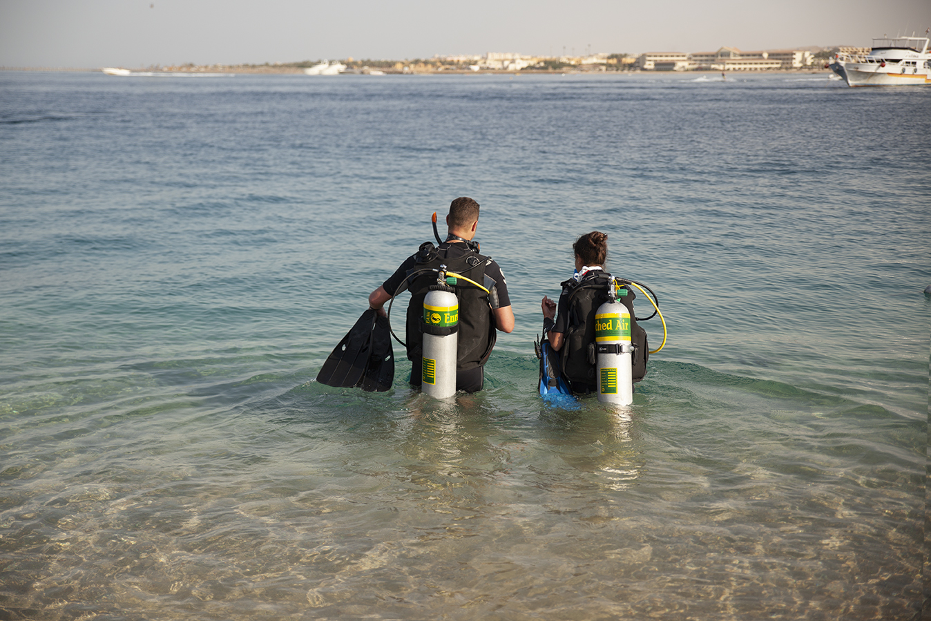 PADI Instructor and student in the water