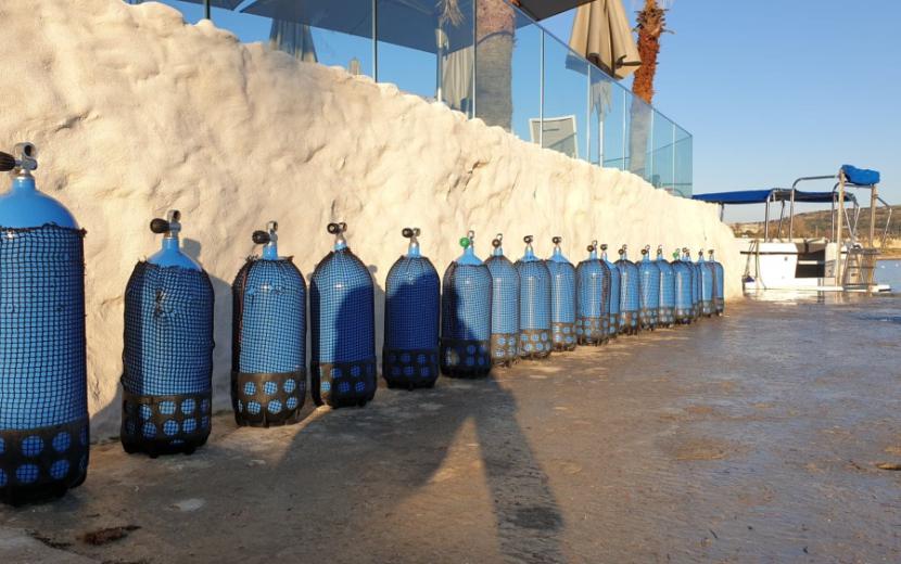 scuba tanks ready for dive