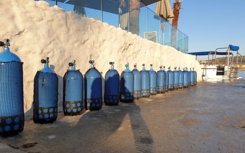 scuba tanks ready for dive