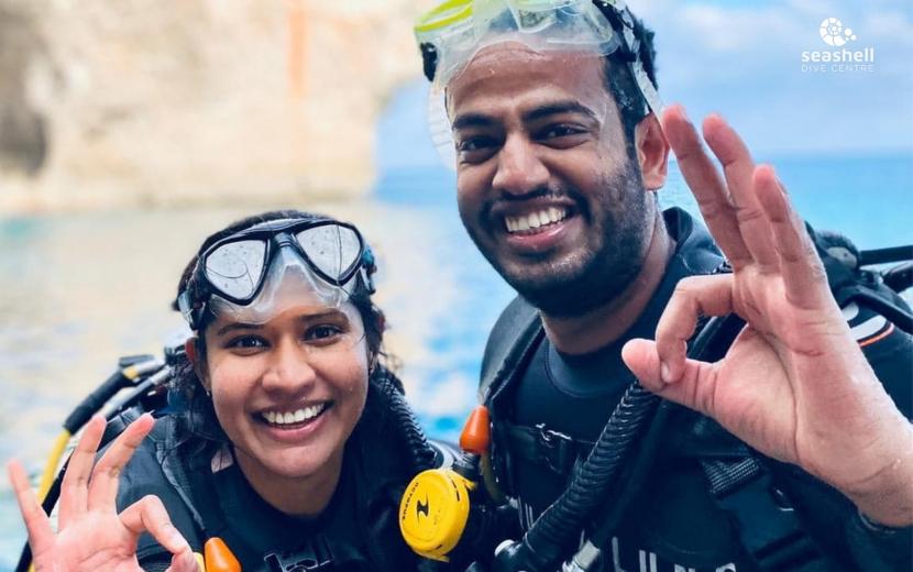 Happy divers after the discover scuba session
