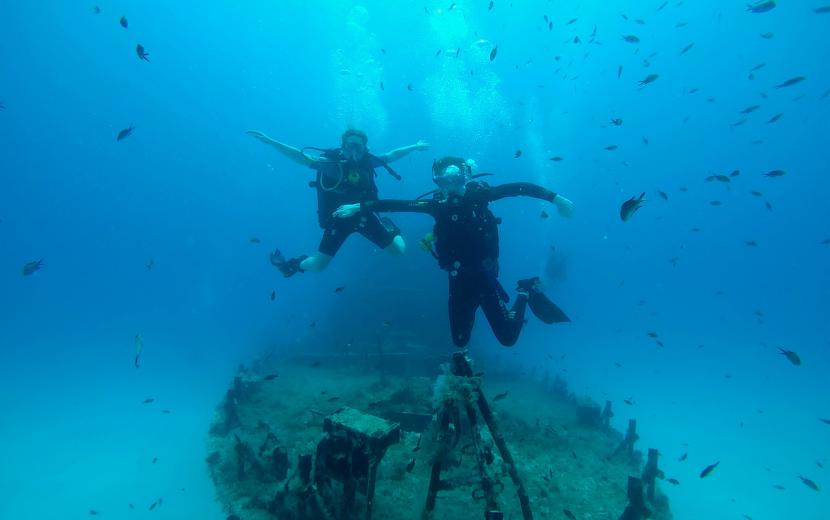 wreck dive fun