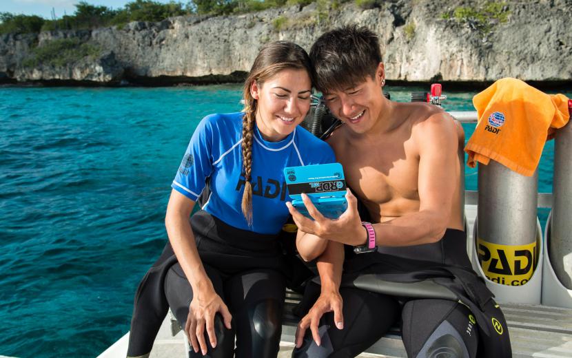 two divers learning together