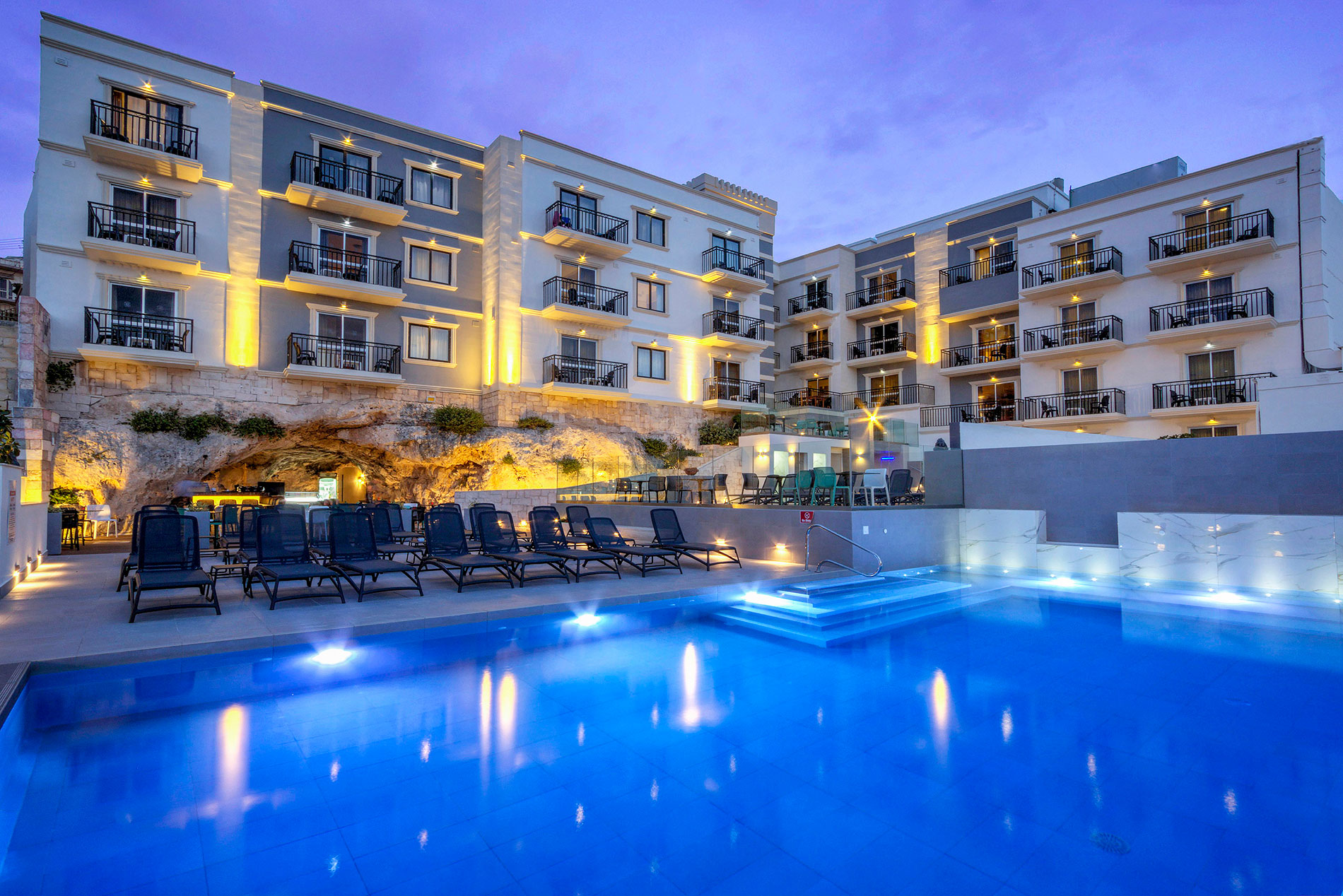 Pergola pool